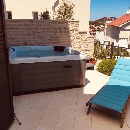 Boutique La Perla Jacuzzi Appartement Murter Buitenkant foto