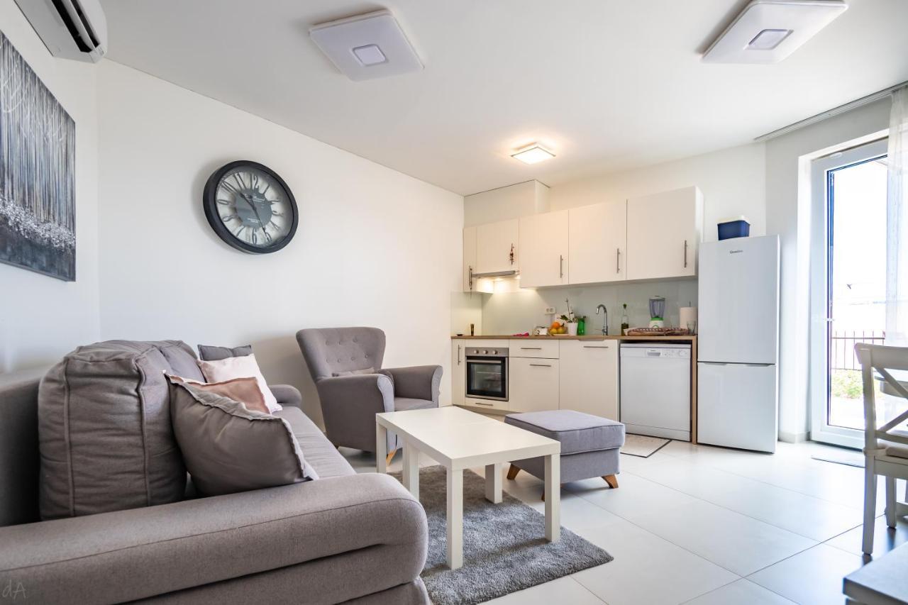 Boutique La Perla Jacuzzi Appartement Murter Buitenkant foto
