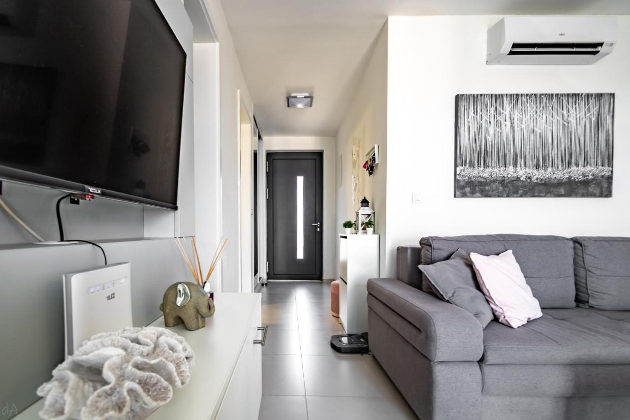 Boutique La Perla Jacuzzi Appartement Murter Buitenkant foto