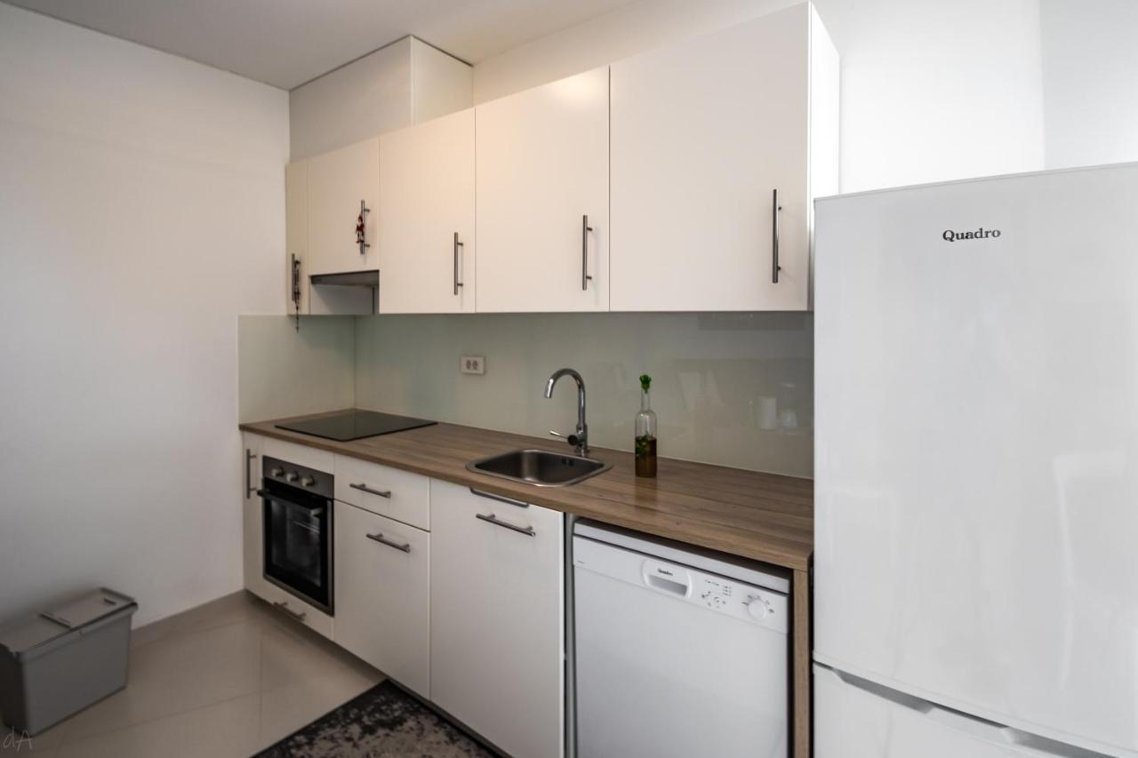 Boutique La Perla Jacuzzi Appartement Murter Buitenkant foto