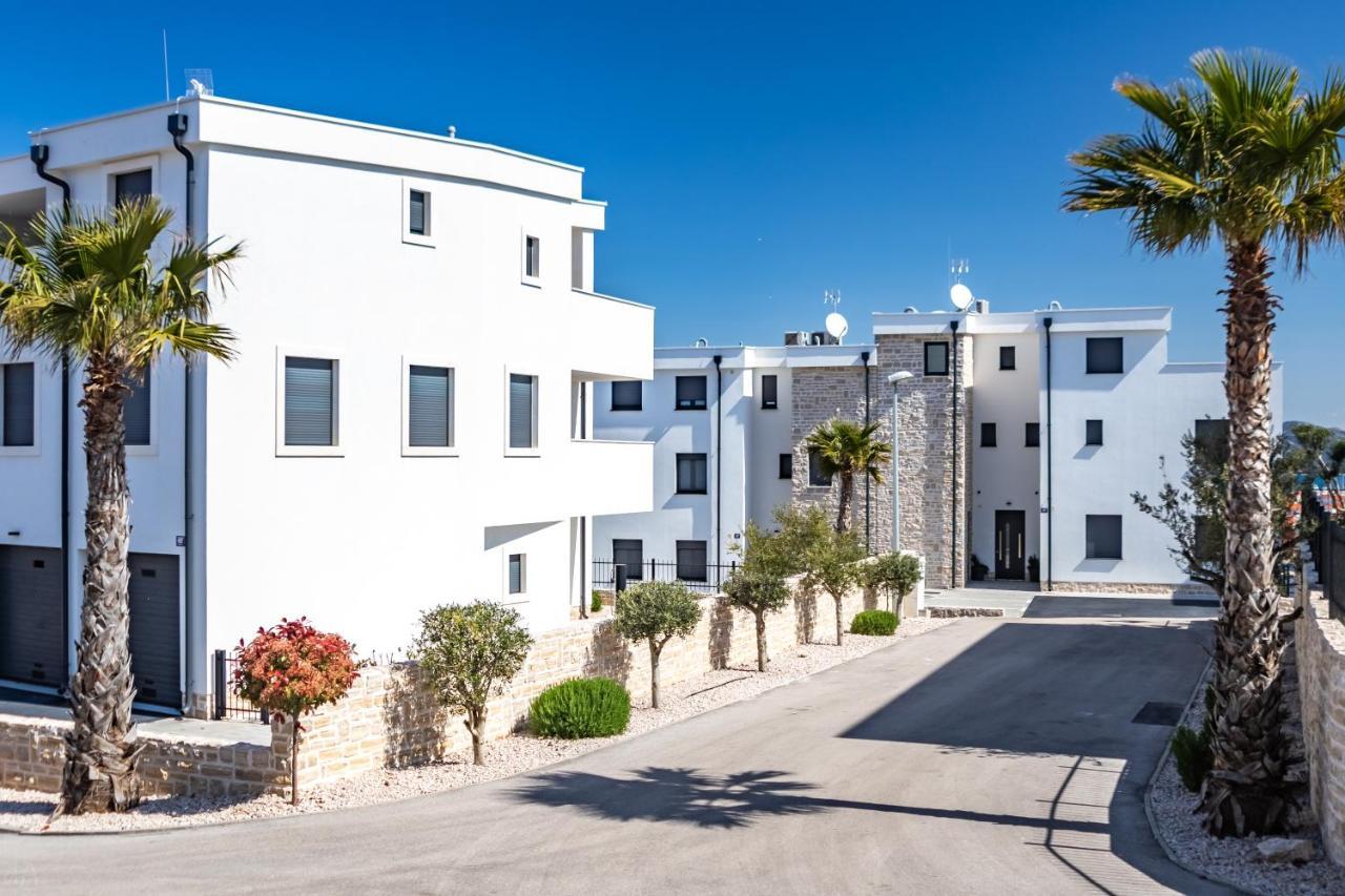 Boutique La Perla Jacuzzi Appartement Murter Buitenkant foto