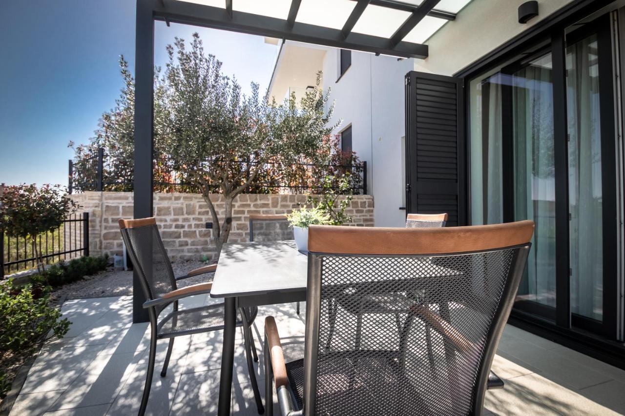 Boutique La Perla Jacuzzi Appartement Murter Buitenkant foto